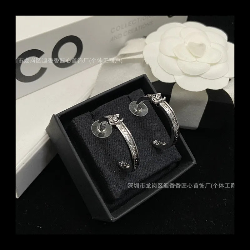 Classic Snake Bone Classic Versatile Light Gold Stud Earrings Fashion Premium Silver Needle Women