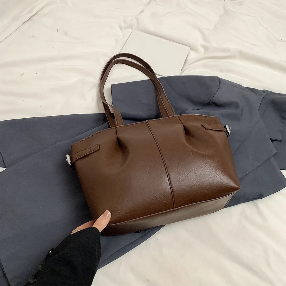 Tote Shoulder Bag for Women PU Leather Large Capacity Retro Shoulder Handbag Zipper Satchel Bag with Pendant Commuting Bag