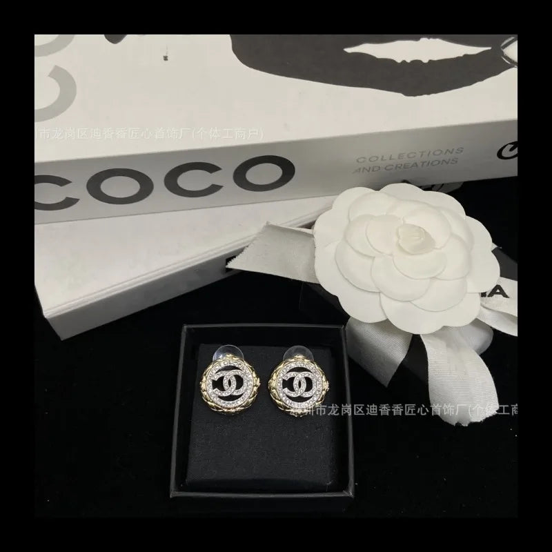 Xiangshuang Classic Diamond Stud Earrings Women's High Version Splicing Light Gold Versatile Fashion