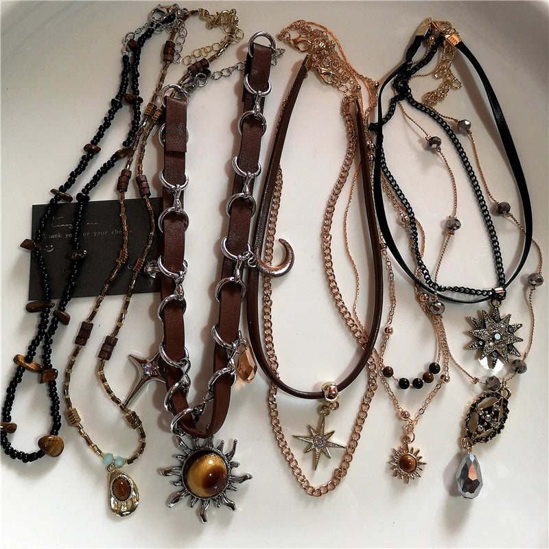Vintage Leather Brown Stone Sun Pendant Beaded Choker Clavicle Chain Necklace For Women Unique Y2K Personalized Grunge Jewelry