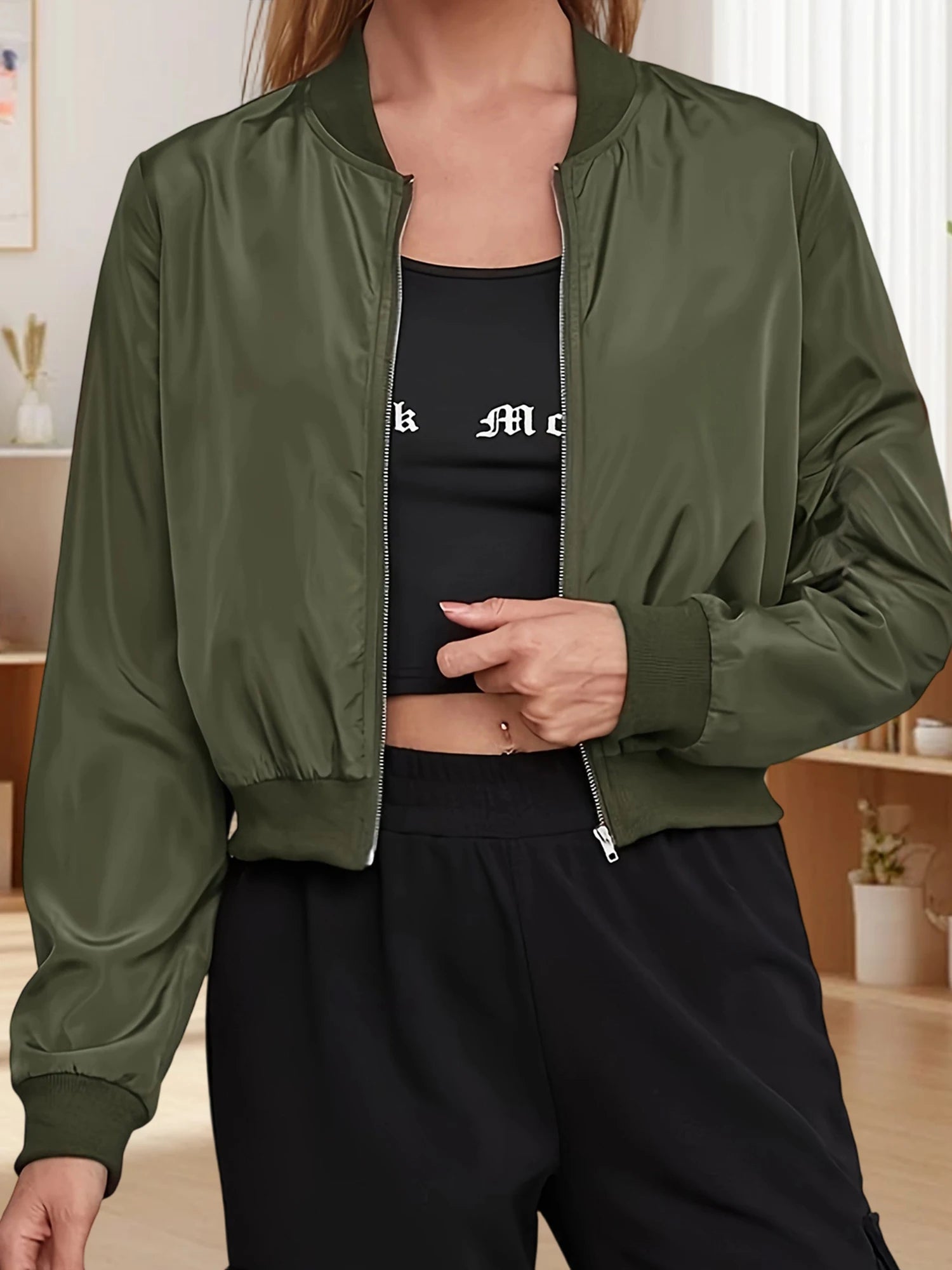 Women s Stylish Denim Jacket with Frayed Hem and Distressed Details Casual Fashionable Lightweight Outerwear Coat