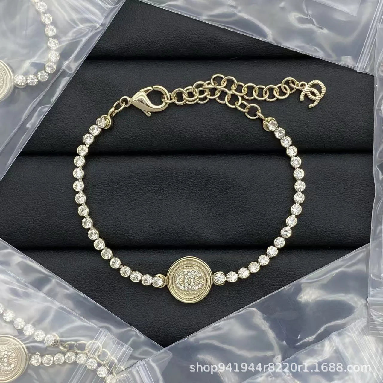 New Double Letter Pearl Bracelet Women, Light Luxury Versatile High Sense Internet Celebrity Explosion