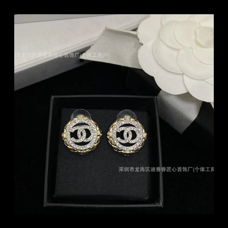 Xiangshuang Classic Diamond Stud Earrings Women's High Version Splicing Light Gold Versatile Fashion