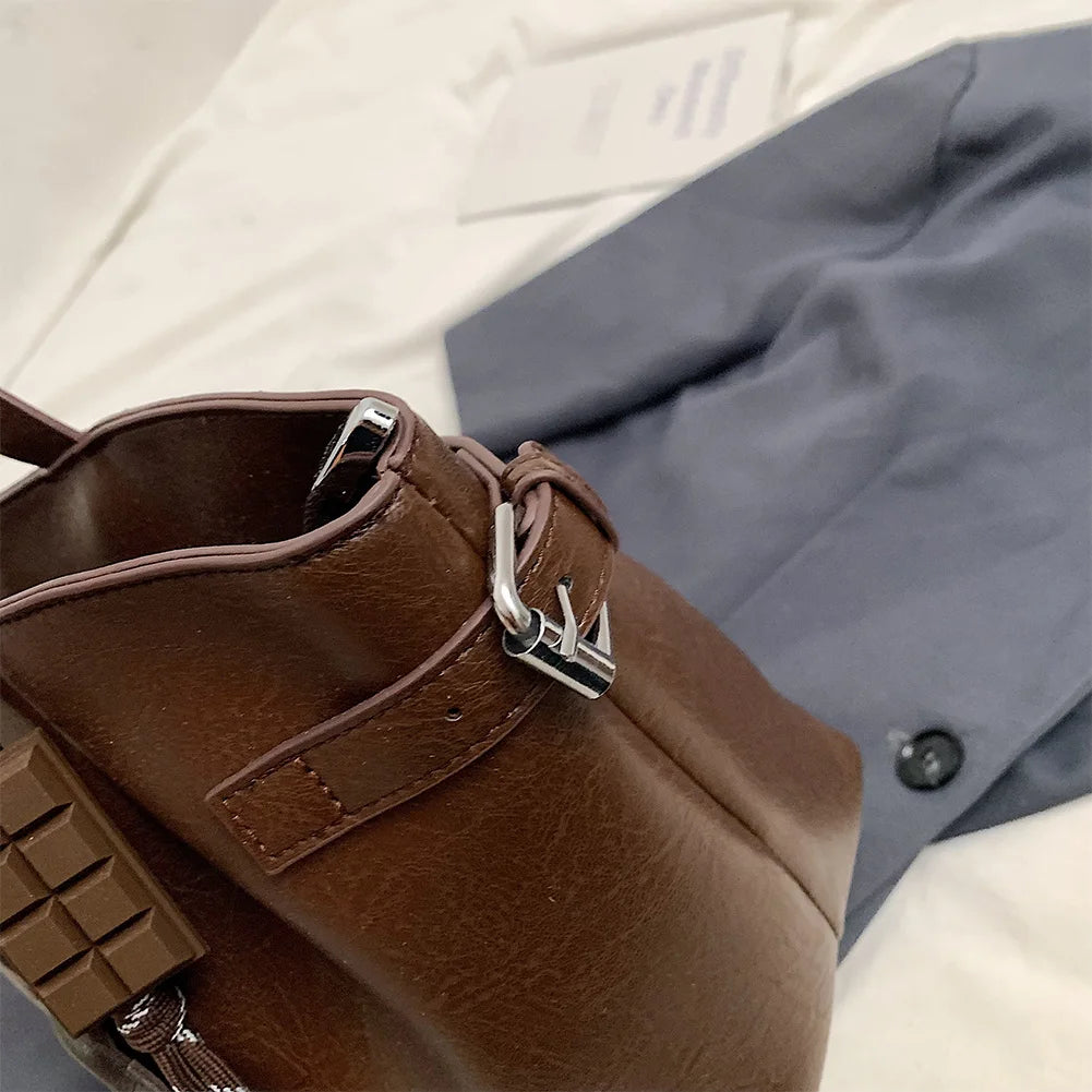 Tote Shoulder Bag for Women PU Leather Large Capacity Retro Shoulder Handbag Zipper Satchel Bag with Pendant Commuting Bag