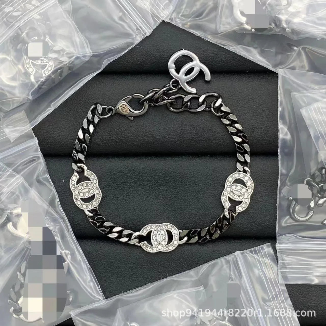 New Double Letter Pearl Bracelet Women, Light Luxury Versatile High Sense Internet Celebrity Explosion